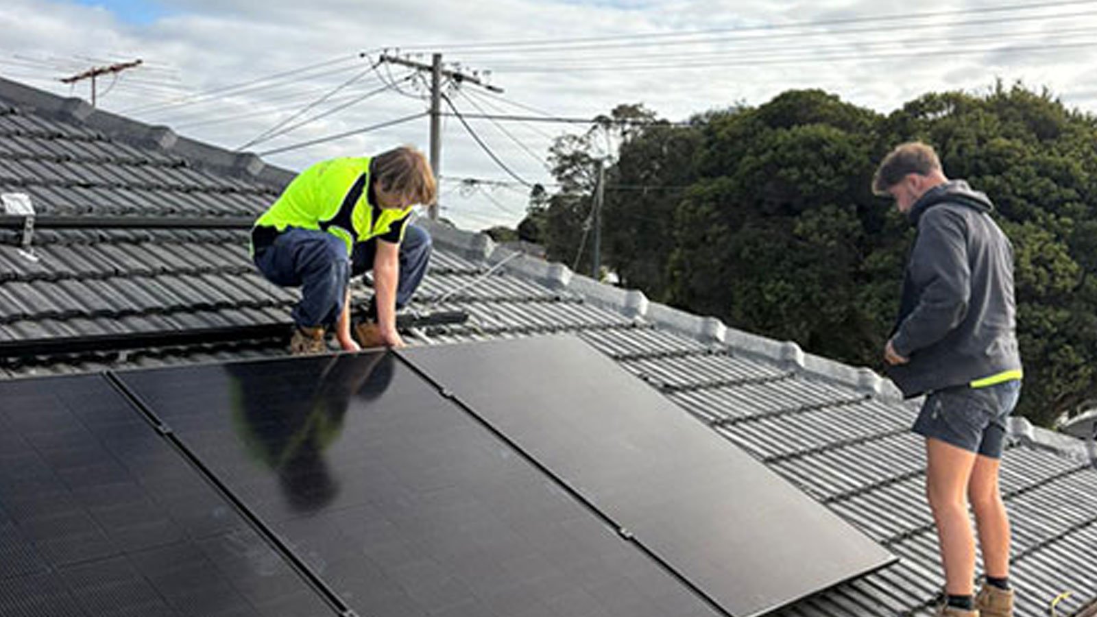 How Heat Waves Affect Solar Panel Efficiency in Australia