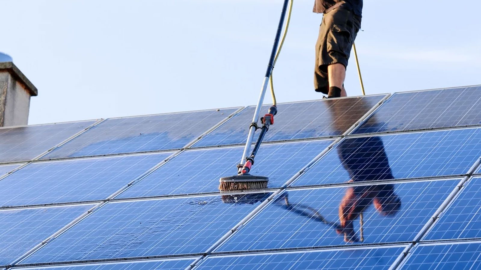 How to Clean Solar Panels